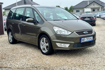 2.0 benzyna 145KM Titanium Climatronic Grzana szyba 7 foteli